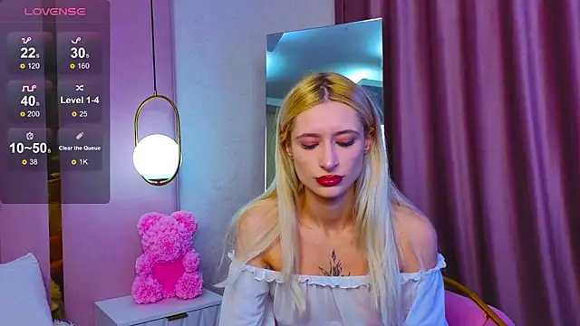 Monica Leen online show from 10-23-25, 06:23