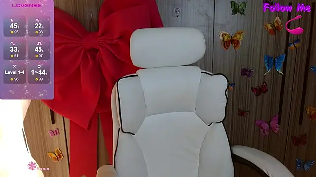 Snapshot of Boobyy-Bae chatting on 06-17-26, 05:18 Boobyy-Bae online show from 06-17-26, 05:18