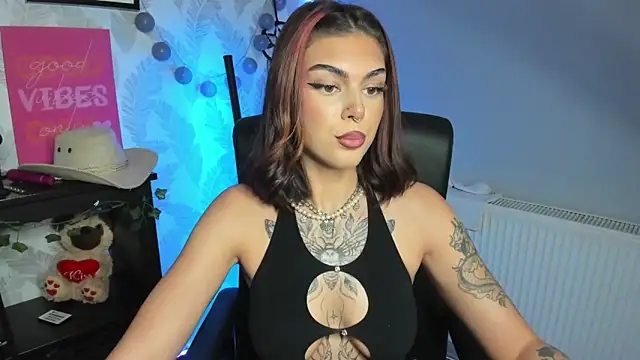 Snapshot of Nova_SIN chatting on 05-25-26, 10:47 Nova SIN online show from 05-25-26, 10:47