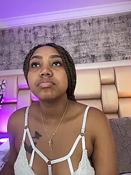 Snapshot of AngelaRoberts chatting on 02-25-26, 08:08 AngelaRoberts online show from 02-25-26, 08:08