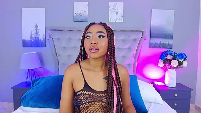 Snapshot of AngelaRoberts chatting on 12-01-25, 04:35 AngelaRoberts online show from 12-01-25, 04:35