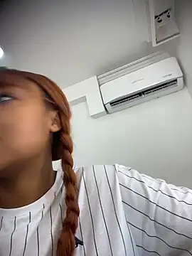 Snapshot of AngelaRoberts chatting on 04-13-26, 07:51 AngelaRoberts online show from 04-13-26, 07:51