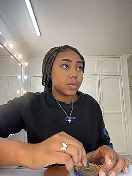 Snapshot of AngelaRoberts chatting on 02-22-26, 08:10 AngelaRoberts online show from 02-22-26, 08:10