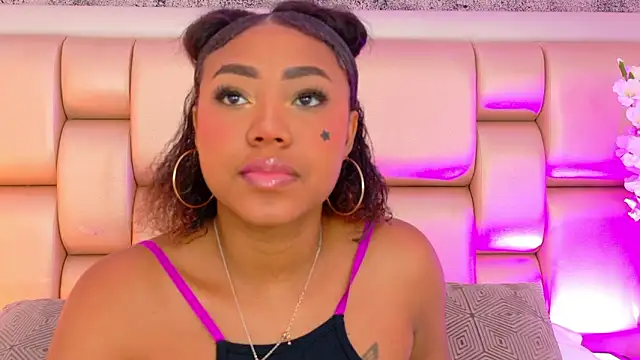 Snapshot of AngelaRoberts chatting on 03-17-26, 08:12 AngelaRoberts online show from 03-17-26, 08:12