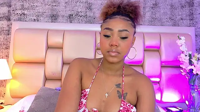 Snapshot of AngelaRoberts chatting on 03-24-26, 08:31 AngelaRoberts online show from 03-24-26, 08:31