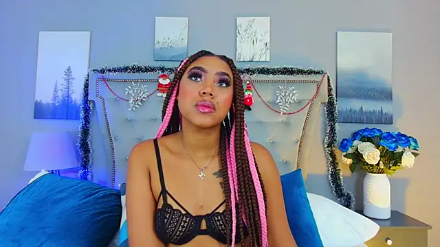 Snapshot of AngelaRoberts chatting on 12-15-25, 04:40 AngelaRoberts online show from 12-15-25, 04:40