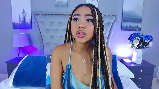 Snapshot of AngelaRoberts chatting on 11-27-25, 04:57 AngelaRoberts online show from 11-27-25, 04:57