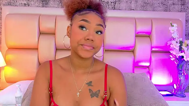 Snapshot of AngelaRoberts chatting on 03-19-26, 08:31 AngelaRoberts online show from 03-19-26, 08:31