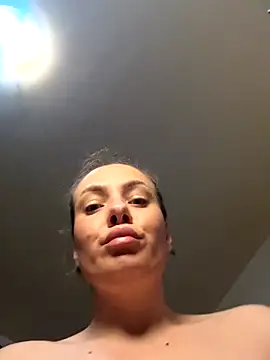 Snapshot of emmasweett11 chatting on 10-08-25, 12:39 emmasweett11 online show from 10-08-25, 12:39