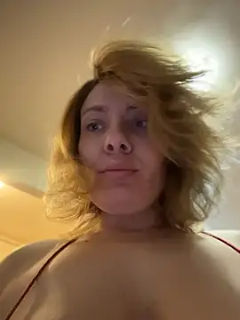 emmasweett11 online show from 04-12-26, 08:12