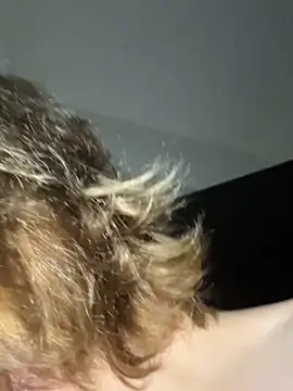 Snapshot of emmasweett11 chatting on 10-04-25, 11:45 emmasweett11 online show from 10-04-25, 11:45