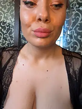 Snapshot of emmasweett11 chatting on 09-28-25, 10:44 emmasweett11 online show from 09-28-25, 10:44