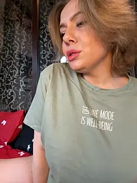 Snapshot of emmasweett11 chatting on 12-03-25, 09:20 emmasweett11 online show from 12-03-25, 09:20