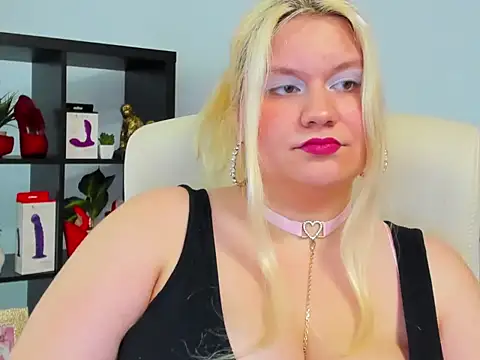 Snapshot of samantha_darling chatting on 05-27-26, 12:56 samantha darling online show from 05-27-26, 12:56