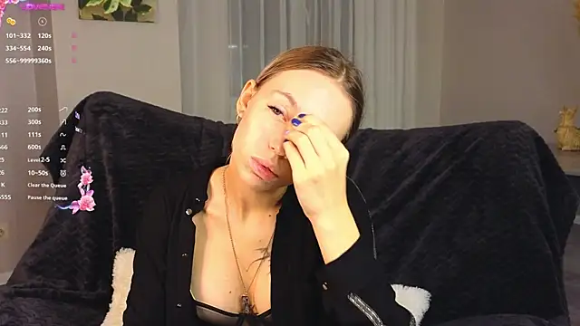 NyxaThorn online show from 09-17-25, 04:20