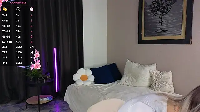 NyxaThorn online show from 09-12-25, 04:29