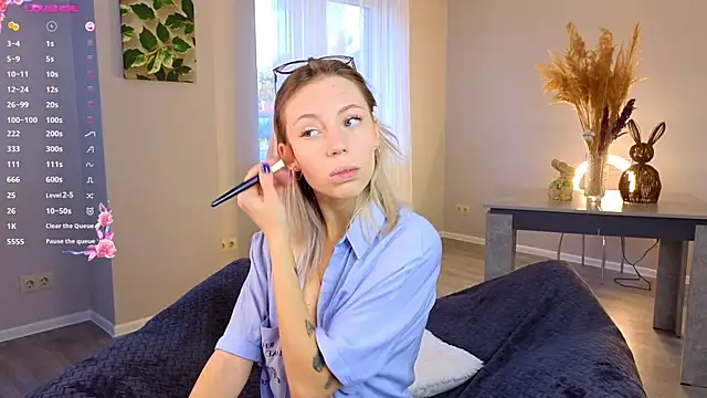 NyxaThorn online show from 09-28-25, 02:46