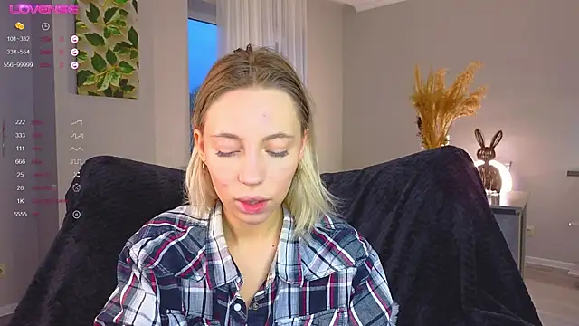 NyxaThorn online show from 10-13-25, 02:40