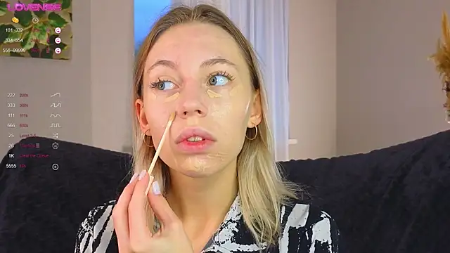 NyxaThorn online show from 10-10-25, 02:40