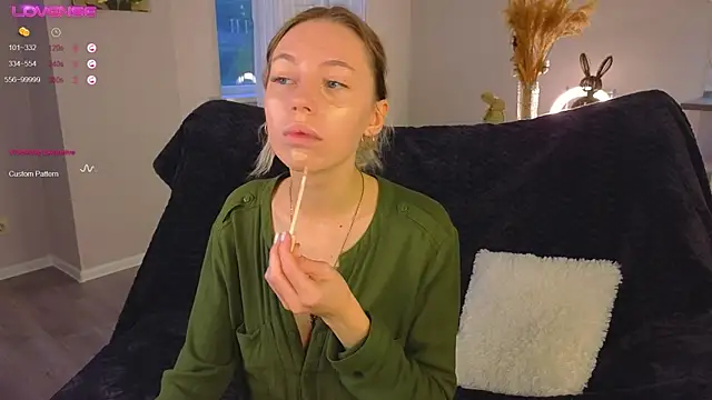 NyxaThorn online show from 10-09-25, 02:39