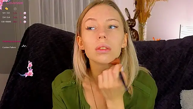 NyxaThorn online show from 11-07-25, 02:32