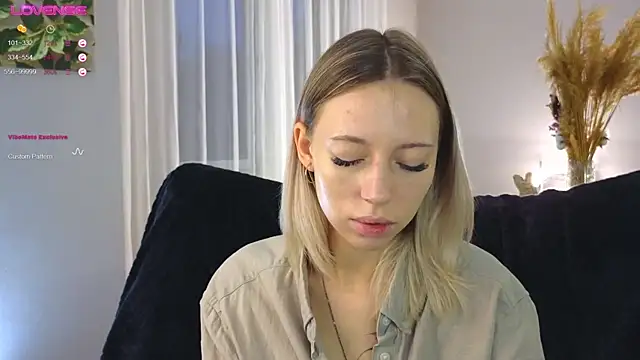 NyxaThorn online show from 10-21-25, 02:38