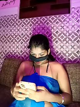 Snapshot of Horny_Ishika chatting on 09-19-25, 01:15 Horny Ishika online show from 09-19-25, 01:15