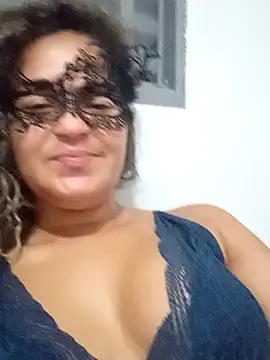 RaphinhaSanches online show from 12-19-25, 10:17