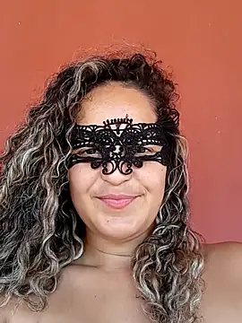 RaphinhaSanches online show from 10-16-25, 05:10