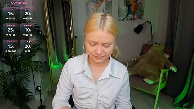 Millie Vanillies online show from 09-10-25, 03:11