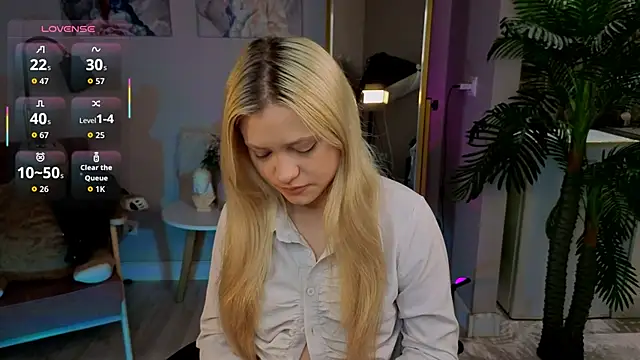 Millie Vanillies online show from 10-19-25, 01:36