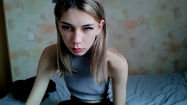 Crazy Empresis online show from 04-19-26, 07:42