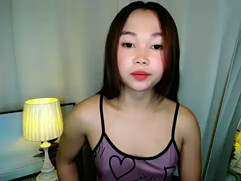 SultryCyraFoxmore online show from 05-15-26, 04:32
