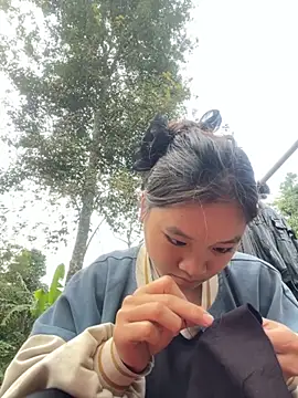   Nhug  05 online show from 10-29-25, 08:02