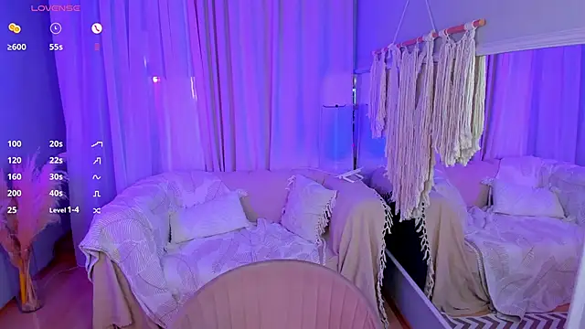 MilliMouse online show from 10-12-25, 04:41