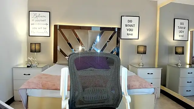 cellestehot online show from 04-14-26, 01:49