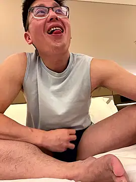 maxime0928 online show from 01-11-26, 04:47