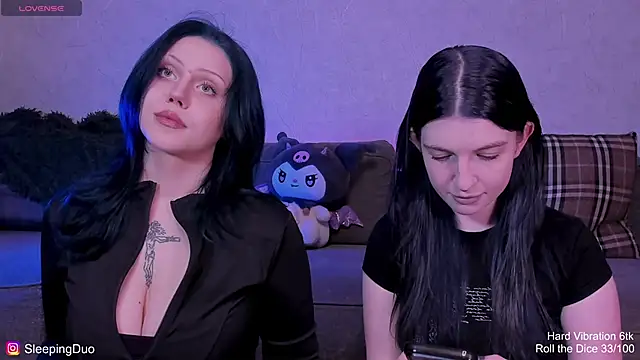 Snapshot of Threesomebabes chatting on 06-11-26, 07:22 Threesomebabes online show from 06-11-26, 07:22