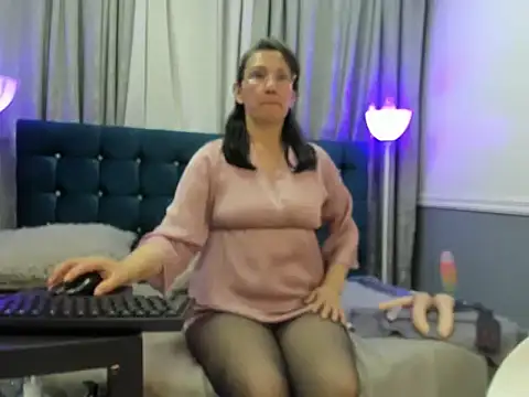 Oriana Jhonson online show from 05-27-26, 01:57