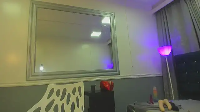 Oriana Jhonson online show from 04-09-26, 11:05