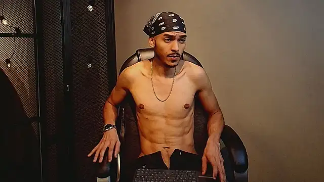 MarcusRain  online show from 02-08-26, 04:43