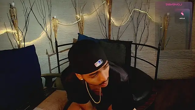 MarcusRain  online show from 11-30-25, 04:35