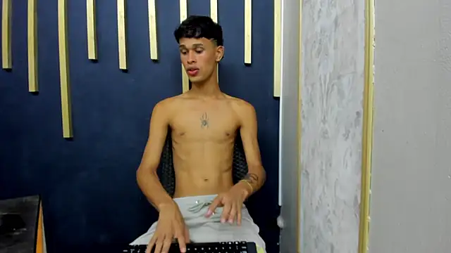 Snapshot of Just_D4v7 chatting on 09-18-25, 07:06 Just D4v7 online show from 09-18-25, 07:06