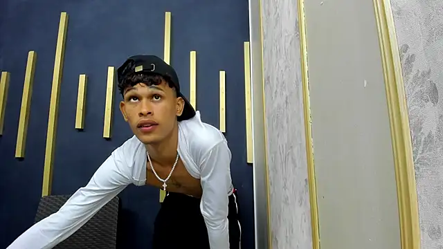 Snapshot of Just_D4v7 chatting on 10-08-25, 07:14 Just D4v7 online show from 10-08-25, 07:14