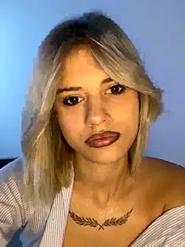 Snapshot of AishaKali chatting on 10-10-25, 06:03 AishaKali online show from 10-10-25, 06:03