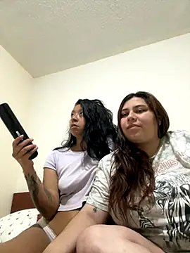 Lincy and hanna online show from 09-15-25, 01:39