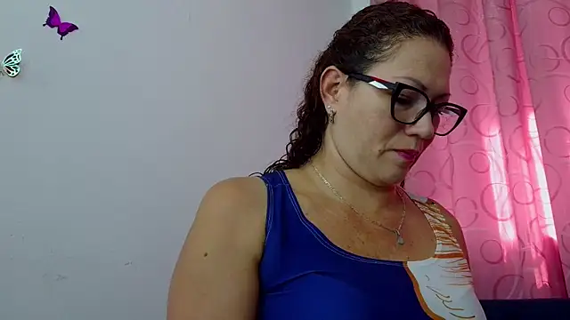 Snapshot of TifanyQueen_ chatting on 09-23-25, 02:13 TifanyQueen  online show from 09-23-25, 02:13