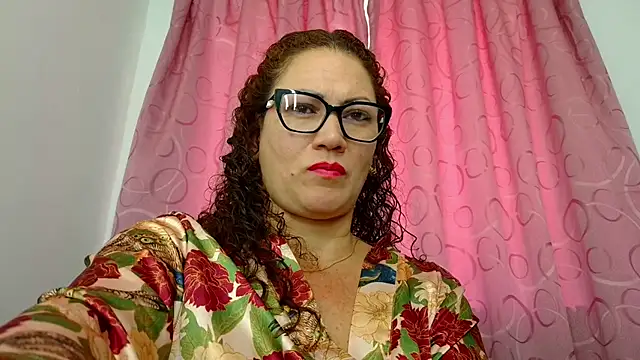 Snapshot of TifanyQueen_ chatting on 09-12-25, 03:12 TifanyQueen  online show from 09-12-25, 03:12