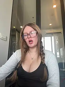 Snapshot of cherryrosealiee chatting on 07-15-26, 04:19 cherryrosealiee online show from 07-15-26, 04:19