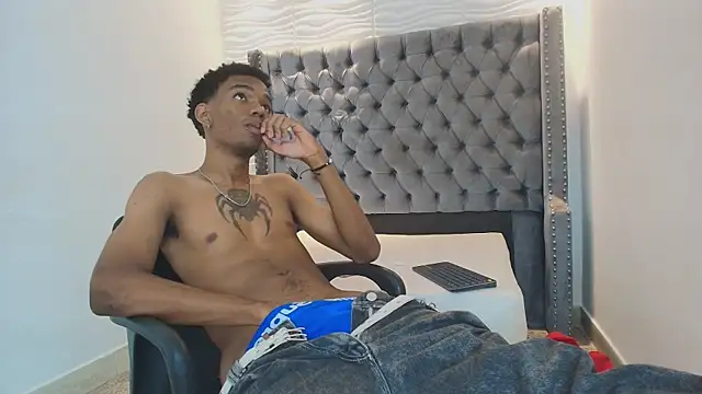 Snapshot of nero_reyd chatting on 06-16-26, 07:25 nero reyd online show from 06-16-26, 07:25